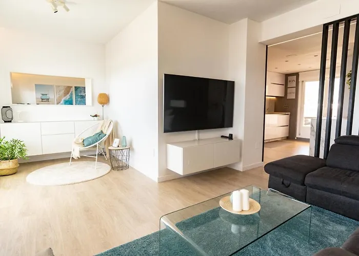 Beautiful Apartment With 2 Terraces, Pool & Beach