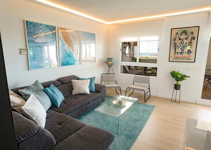 Beautiful Apartment With 2 Terraces, Pool & Beach